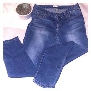 Crown and Ivy Mom jeans